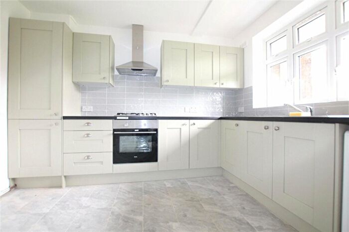 3 Bedroom Apartment To Rent In Pennyfields, London, E14
