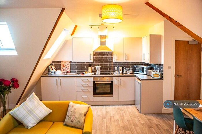 3 Bedroom Flat To Rent In Spring Bank House, Huddersfield, HD1