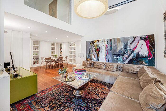 2 Bedroom Flat To Rent In Queen's Gate Place Mews, London, SW7