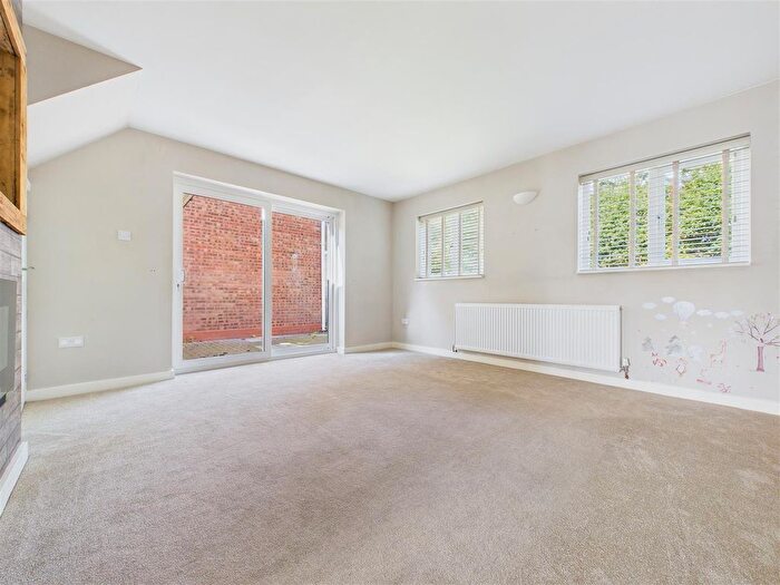 3 Bedroom Detached House For Sale In Wordsworth Close, Armitage, Rugeley, WS15