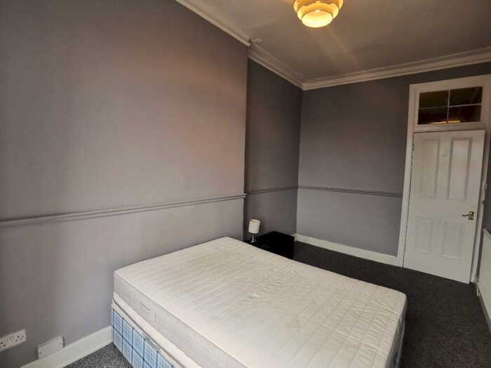 2 Bedroom Flat To Rent In Garthland Drive, Dennistoun, Glasgow, G31