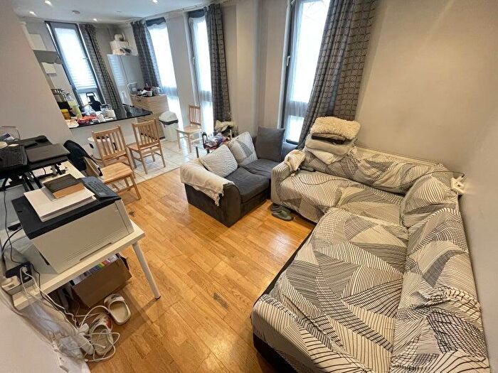 1 Bedroom Apartment To Rent In Pentonville Road, London, N1