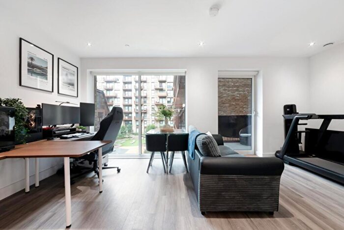 1 Bedroom Apartment For Sale In Wray Avenue, London, E16