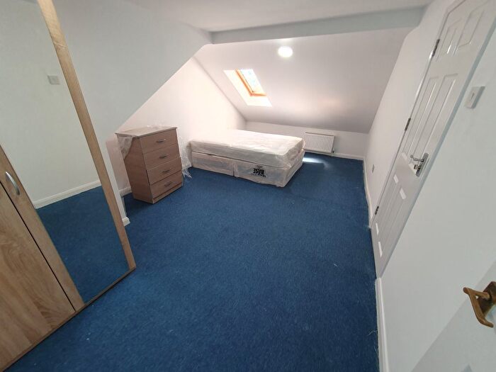 2 Bedroom Flat To Rent In Higham Hill Road, Walthamstow, E17