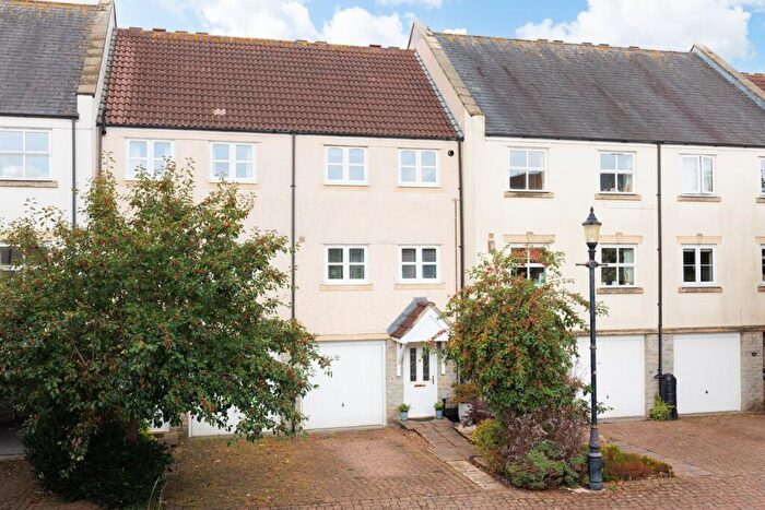 3 Bedroom Terraced House For Sale In St Andrews Mews, BA5