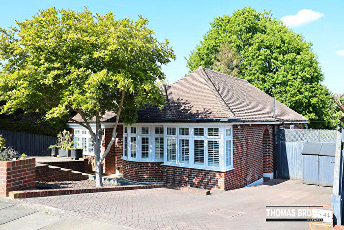3 Bedroom Detached Bungalow For Sale In High Beeches, Orpington, BR6