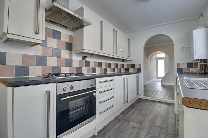 2 Bedroom Property To Rent In Samuel Road, Portsmouth, PO1