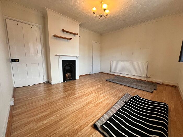 2 Bedroom End Terrace House To Rent In Kent Road, Southampton, Hampshire, SO17