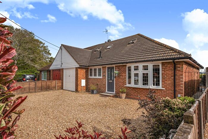 3 Bedroom Chalet For Sale In Stanbridge Road, Tilsworth, LU7