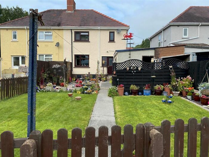 3 Bedroom SemiDetached House For Sale In Lon Y Gruglas, Penybanc