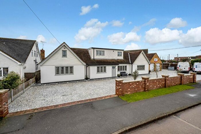 5 Bedroom Detached House For Sale In Mayland, CM3