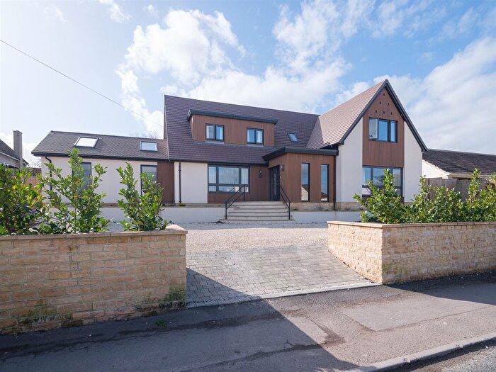4 Bedroom Detached House For Sale In Malmesbury Road, Chippenham, SN15