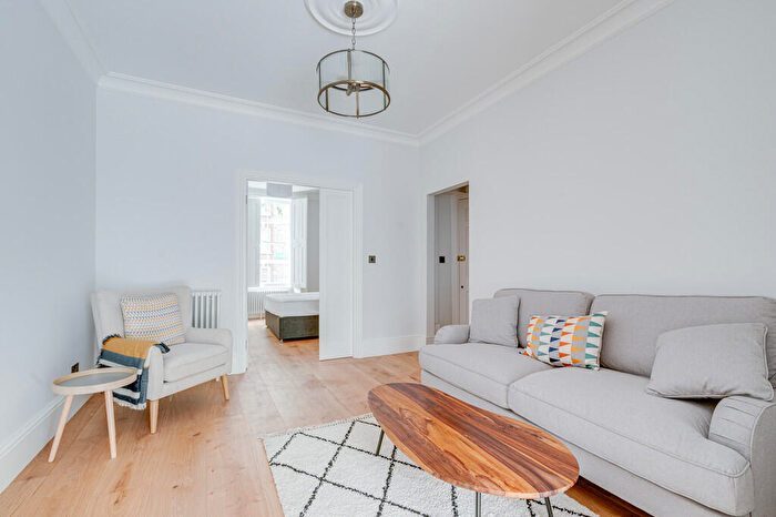 2 Bedroom Apartment To Rent In Ingram Rd, East Finchley, London, N2
