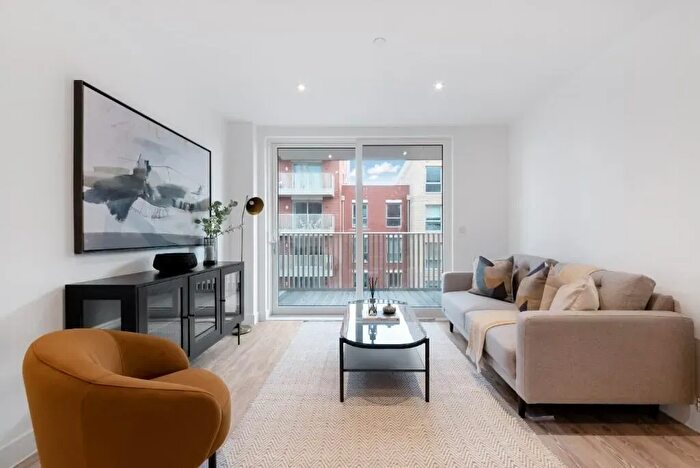 1 Bedroom Flat To Rent In Dukes Road, Walthamstow, E17