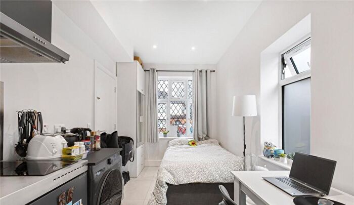 Apartment To Rent In London, Null, N20