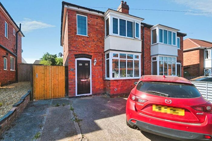 3 Bedroom Semi-Detached House For Sale In Barcliffe Avenue, Tamworth, B77