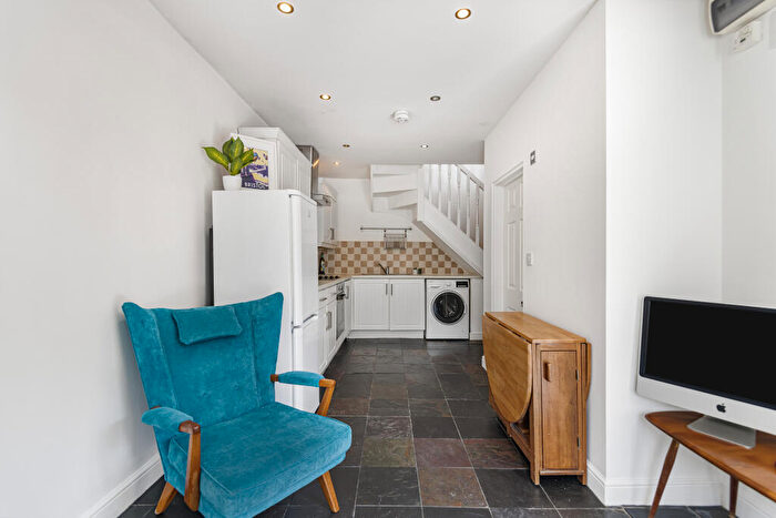 1 Bedroom House For Sale In Winchester Road, Brislington, Bristol, BS4