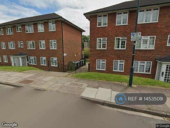 2 Bedroom Flat To Rent In Lantern Close, Wembley, HA0