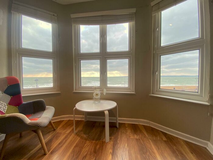 2 Bedroom Flat To Rent In South Parade, Southsea, PO4