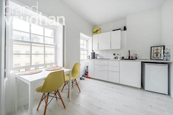 Studio To Rent In Oriental Place, Brighton, East Sussex, BN1
