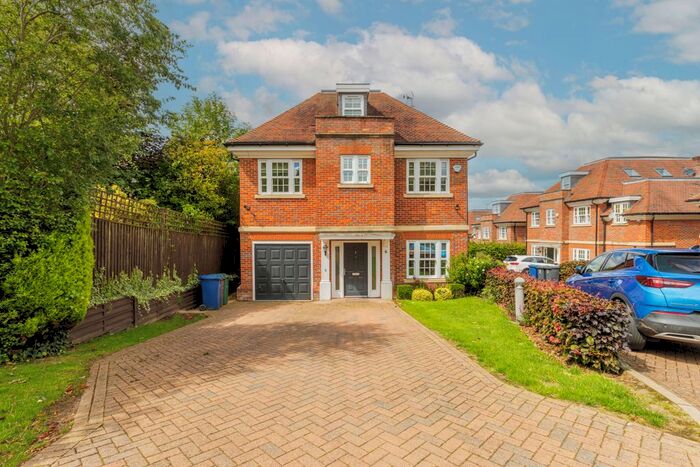 6 Bedroom Detached House To Rent In Bramley Close, Mill Hill, London, NW7