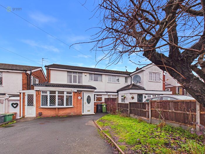 3 Bedroom Semi-Detached House For Sale In Hundred Acre Road, Streetly, B74