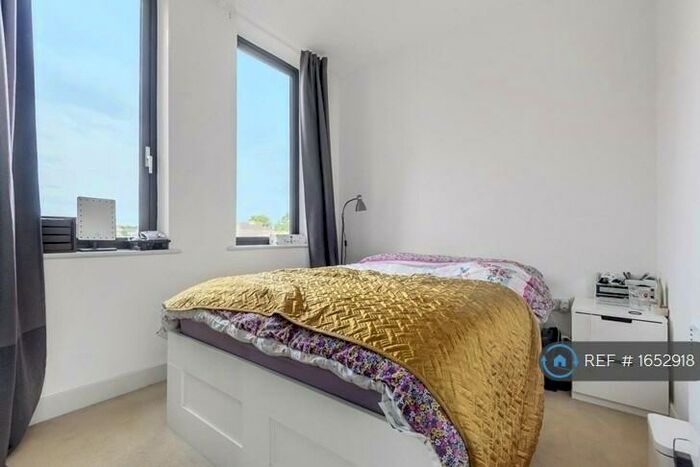 1 Bedroom Flat To Rent In East Street, Reading, RG1