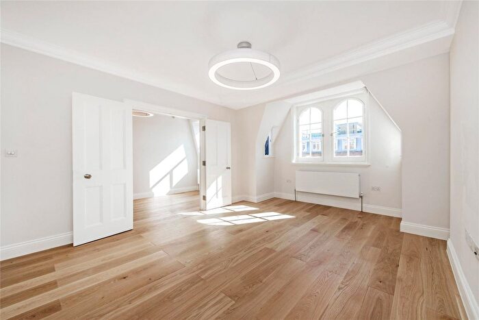 2 Bedroom Flat To Rent In Marylebone High Street, London, W1U