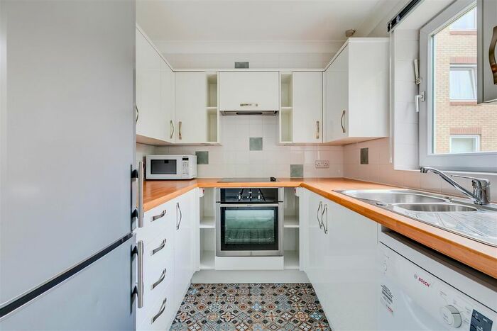 1 Bedroom Flat To Rent In Homecross House, Fishers Lane, Chiswick, W4