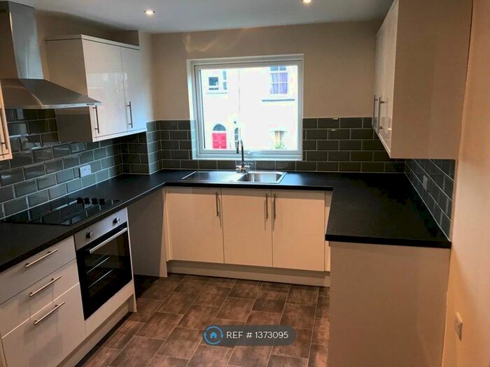 2 Bedroom Flat To Rent In South Road, Weston-Super-Mare, BS23