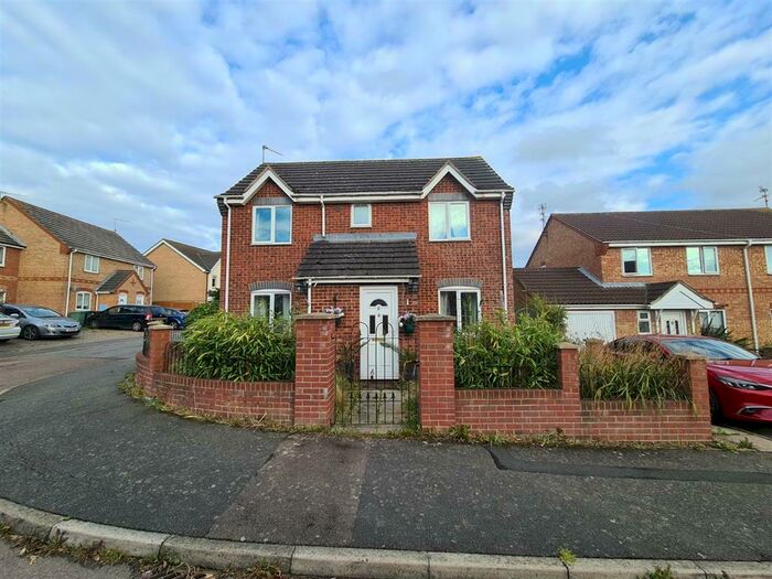 3 Bedroom Detached House To Rent In Applegarth Close, Corby, NN18