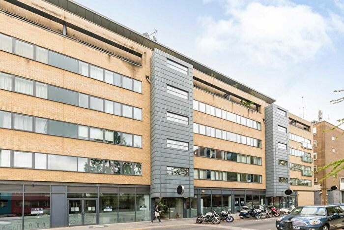 3 Bedroom Flat To Rent In William Road, Euston, NW1