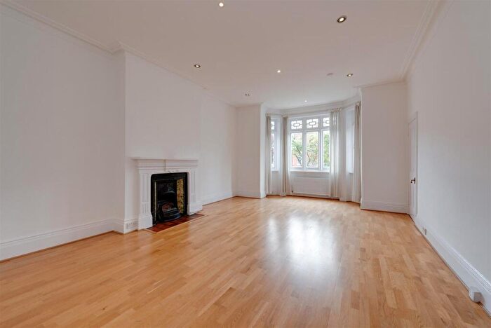 2 Bedroom Flat To Rent In Goldhurst Terrace, South Hampstead, NW6