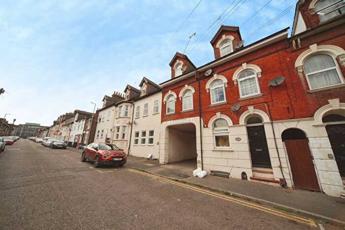 1 Bedroom Flat For Sale In Cardigan Street, Luton, LU1