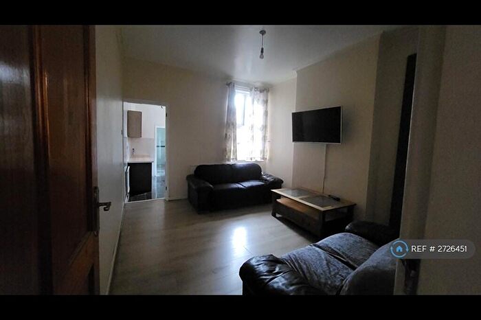 4 Bedroom Terraced House To Rent In Ullswater Street, Leicester, LE2