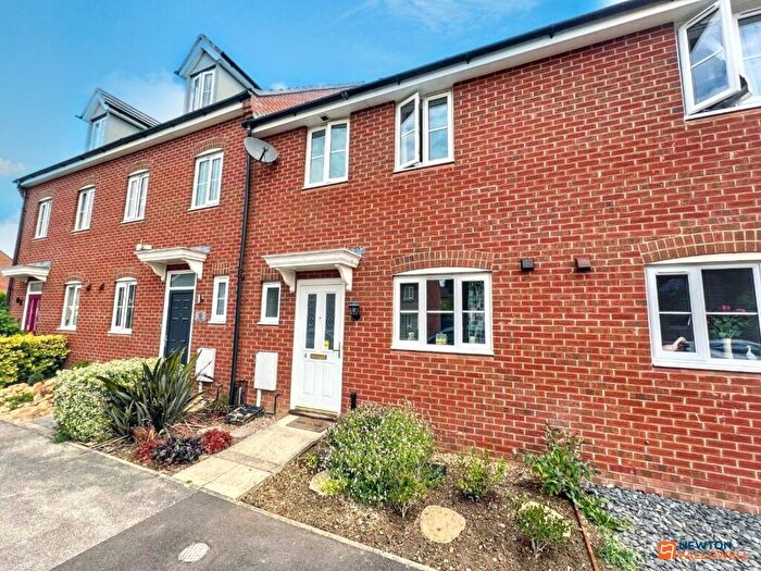 3 Bedroom Terraced House For Sale In The Pollards, Bourne, PE10