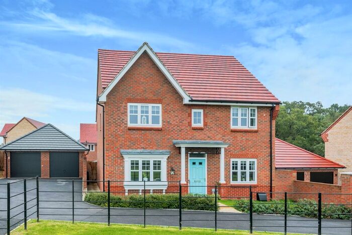 4 Bedroom Detached House For Sale In Akeman Road, North Leigh, Witney, OX29