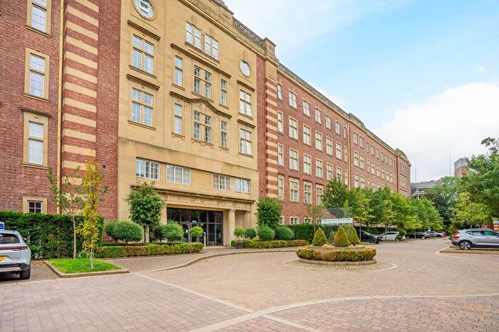 2 Bedroom Flat For Sale In Bishopthorpe Road, York, YO23