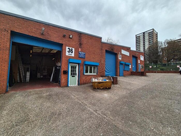 Light Industrial To Rent In Unit Delph Industrial Estate, Brierley Hill, West Midlands, DY5