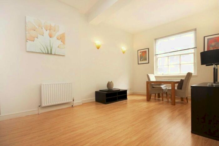 2 Bedroom Flat To Rent In Great Tower Street, London, EC3R