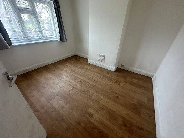 3 Bedroom Terraced House To Rent In St. Andrews Road, London, W3