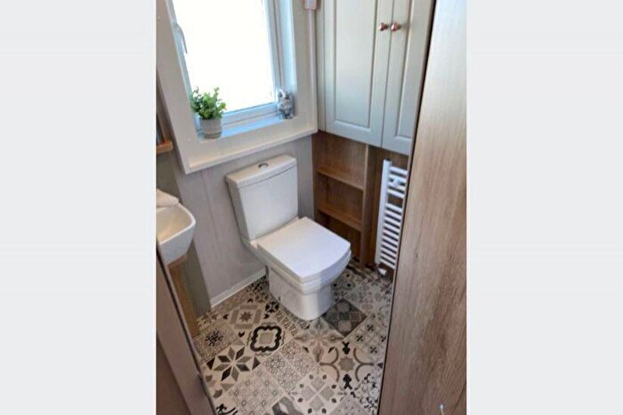 2 Bedroom Caravan For Sale In , Solent Breezes Holiday Park, Warsash, Nr Fareham, Hampshire, SO31