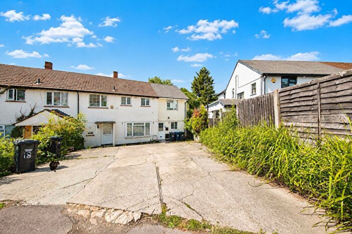 2 Bedroom Terraced House For Sale In Wellside Close, Barnet, EN5