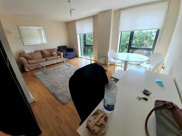 2 Bedroom Flat To Rent In Lingard Avenue, London, NW9