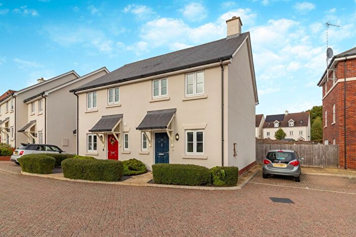 3 Bedroom Semi-Detached House For Sale In Colston Rise, Ampthill, Bedford, MK45