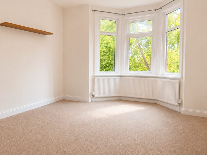 2 Bedroom Flat To Rent In Station Road, Wood Green, London, N22