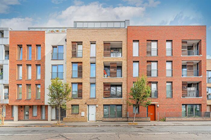 2 Bedroom Flat To Rent In Oberon Court, London, E6