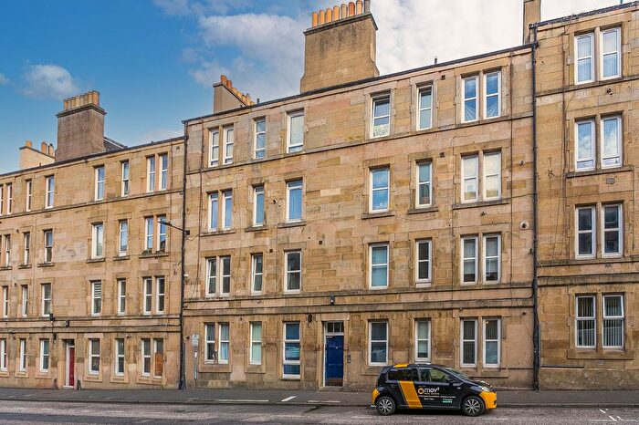 1 Bedroom Flat For Sale In Yeaman Place, Edinburgh, EH11