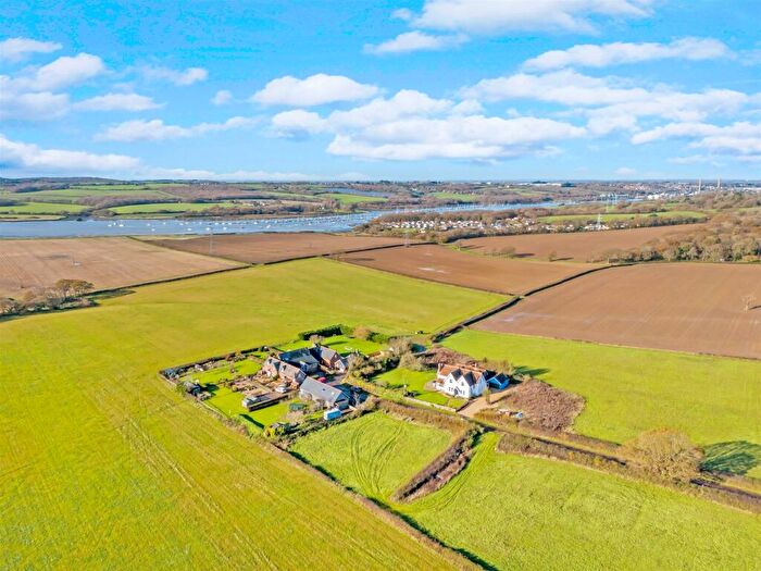 5 Bedroom Detached House For Sale In Whippingham Road, East Cowes, Isle Of Wight, PO32