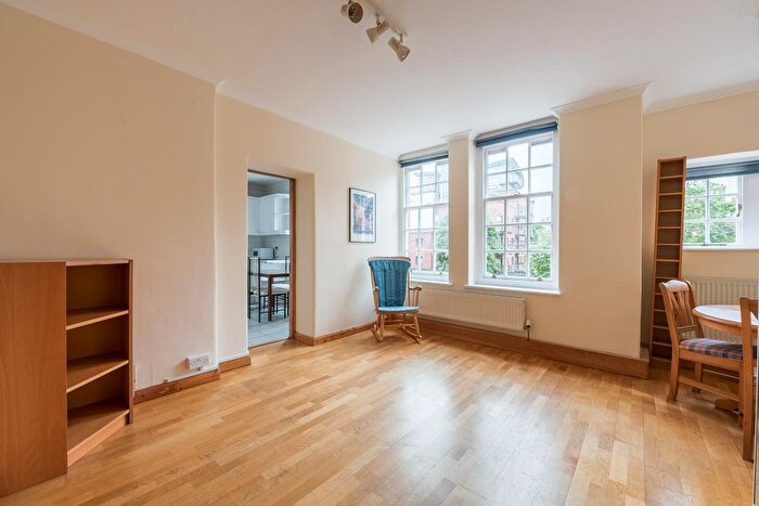 2 Bedroom Flat To Rent In Erasmus Street, London, SW1P